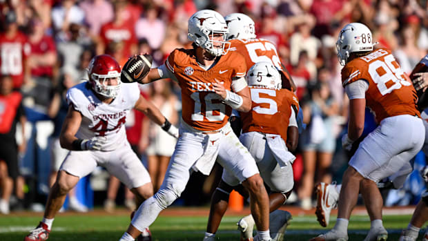 Texas Longhorns quarterback Arch Manning