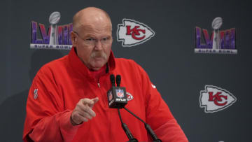 Andy Reid seems content to keep Travis Kelce on the field