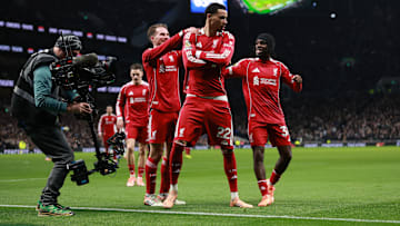Liverpool x Barnsley duelam pela Copa da Inglaterra