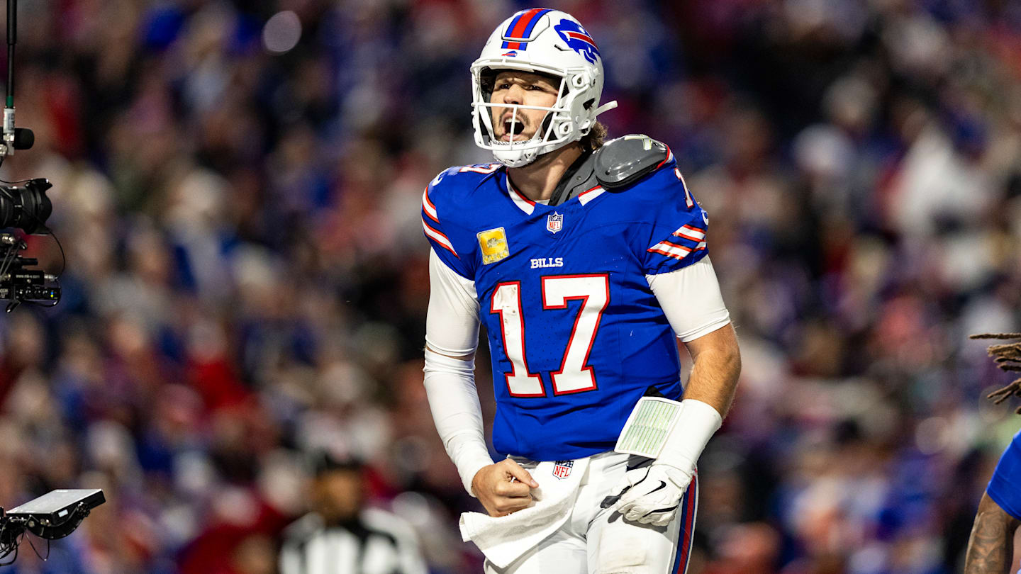 帕特里克·馬霍姆斯 (Patrick Mahomes) 對喬什·艾倫 (Josh Allen) 在 SNF 上的 MVP 聲明達陣做出反應