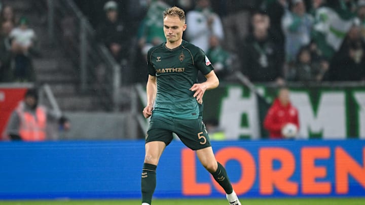 Amos Pieper (hier beim Spiel in Mainz) musste gegen Köln wegen Grippesymptomen ausgewechselt werden