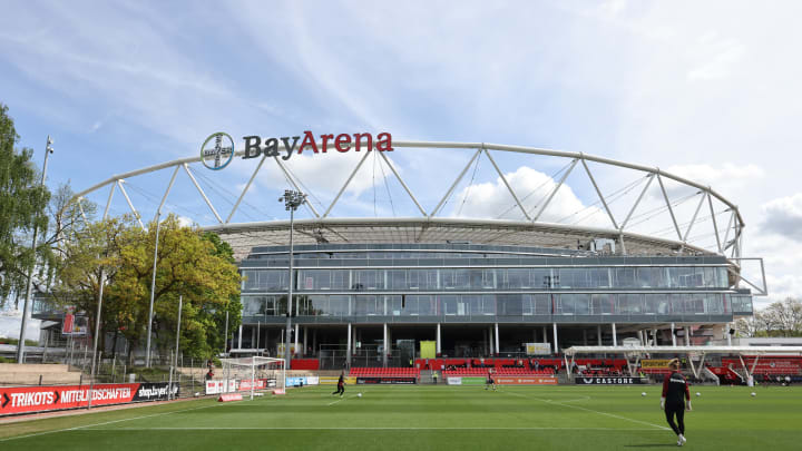 Susunan pemain Bayer Leverkusen vs AS Roma dalam leg kedua babak semifinal Liga Europa Susunan pemain Bayer Leverkusen vs AS Roma dalam leg kedua babak semifinal Liga Europa