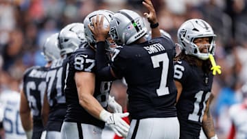 Tennessee Titans v Las Vegas Raiders