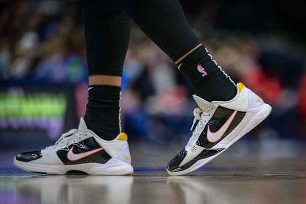 Lonzo ball nike deals
