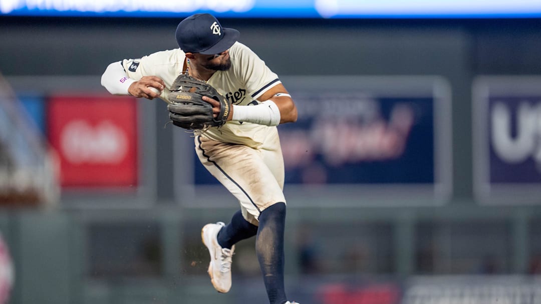 Sep 26, 2024; Minneapolis, Minnesota, USA; Minnesota Twins second base Willi Castro (50) throws to first base after fielding a ball hit by Miami Marlins second base Otto Lopez (61) at Target Field. Mandatory Credit: Matt Blewett-Imagn Images Sep 26, 2024; Minneapolis, Minnesota, USA; Minnesota Twins second base Willi Castro (50) throws to first base after fielding a ball hit by Miami Marlins second base Otto Lopez (61) at Target Field. Mandatory Credit: Matt Blewett-Imagn Images