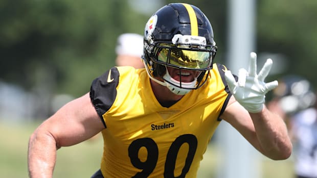 Football player in yellow practice unifor