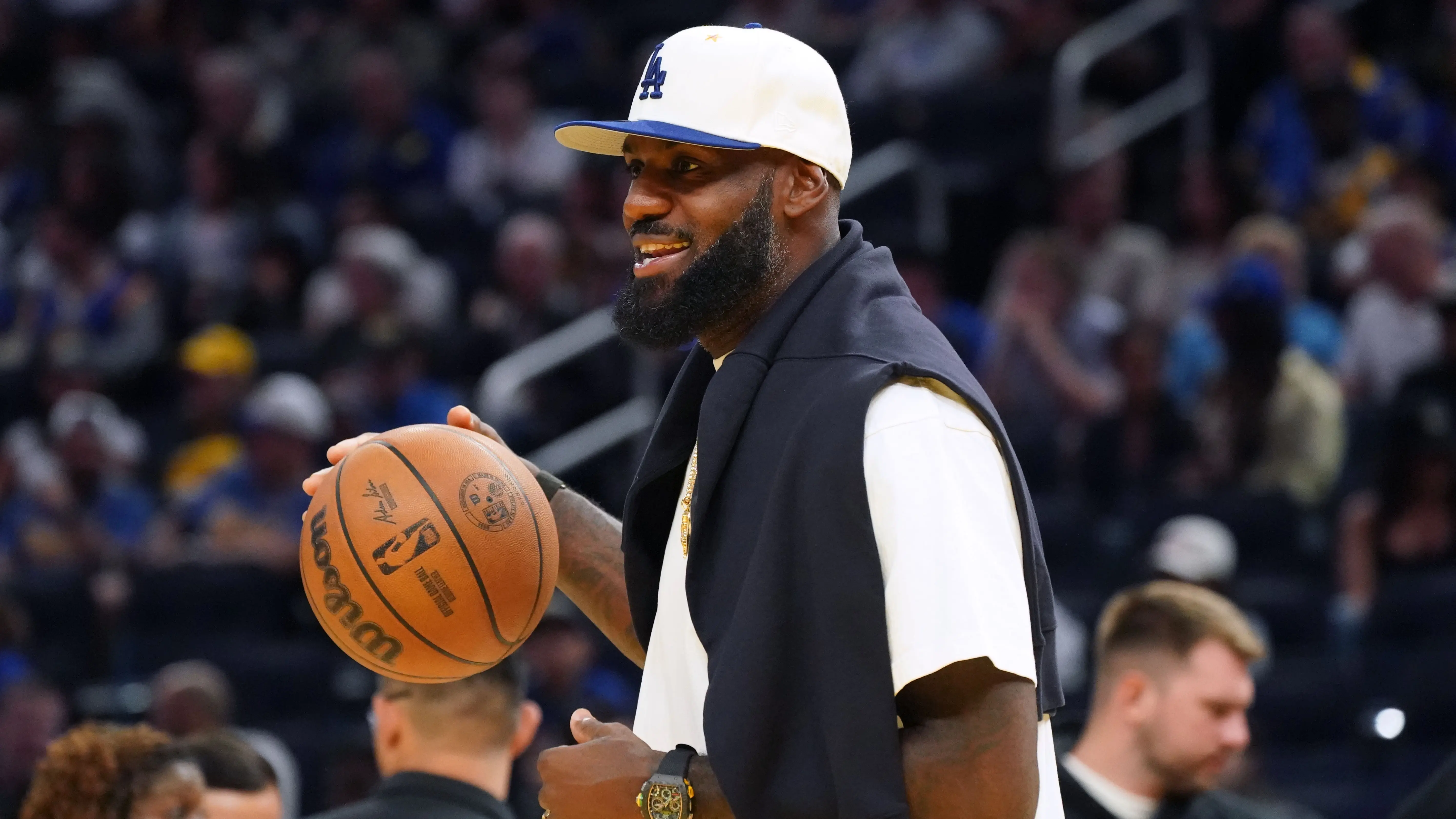 LeBron's Free Agency Choice Unrushed, NBA Seeks Schedule