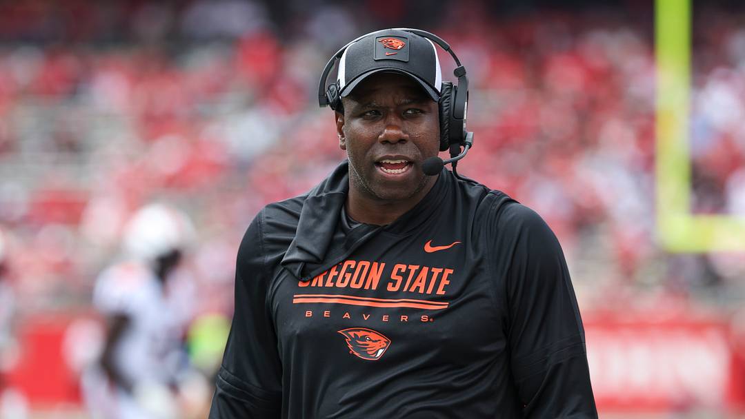 Sep 5, 2026; Houston, Texas, USA; Oregon State Beavers head coach Jamarcus Shephard reacts on the sideline during the third quarter against the Houston Cougars at TDECU Stadium. Mandatory Credit: Troy Taormina-Imagn Images Sep 5, 2026; Houston, Texas, USA; Oregon State Beavers head coach Jamarcus Shephard reacts on the sideline during the third quarter against the Houston Cougars at TDECU Stadium. Mandatory Credit: Troy Taormina-Imagn Images