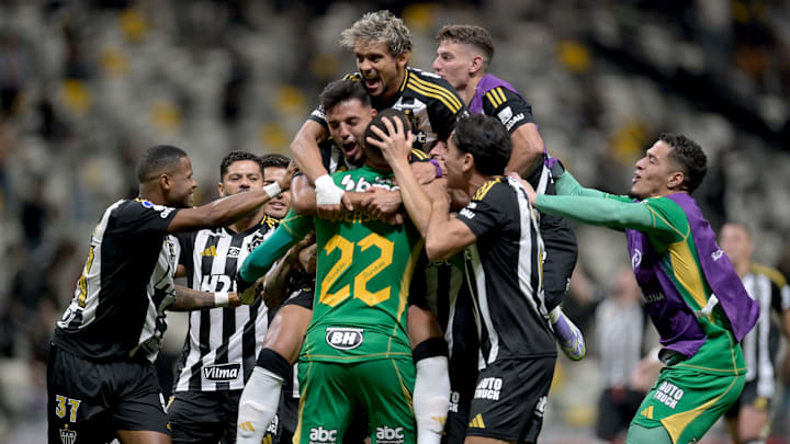 Everson brilha e garante o Atlético-MG nas oitavas de final da Sul-Americana Everson brilha e garante o Atlético-MG nas oitavas de final da Sul-Americana