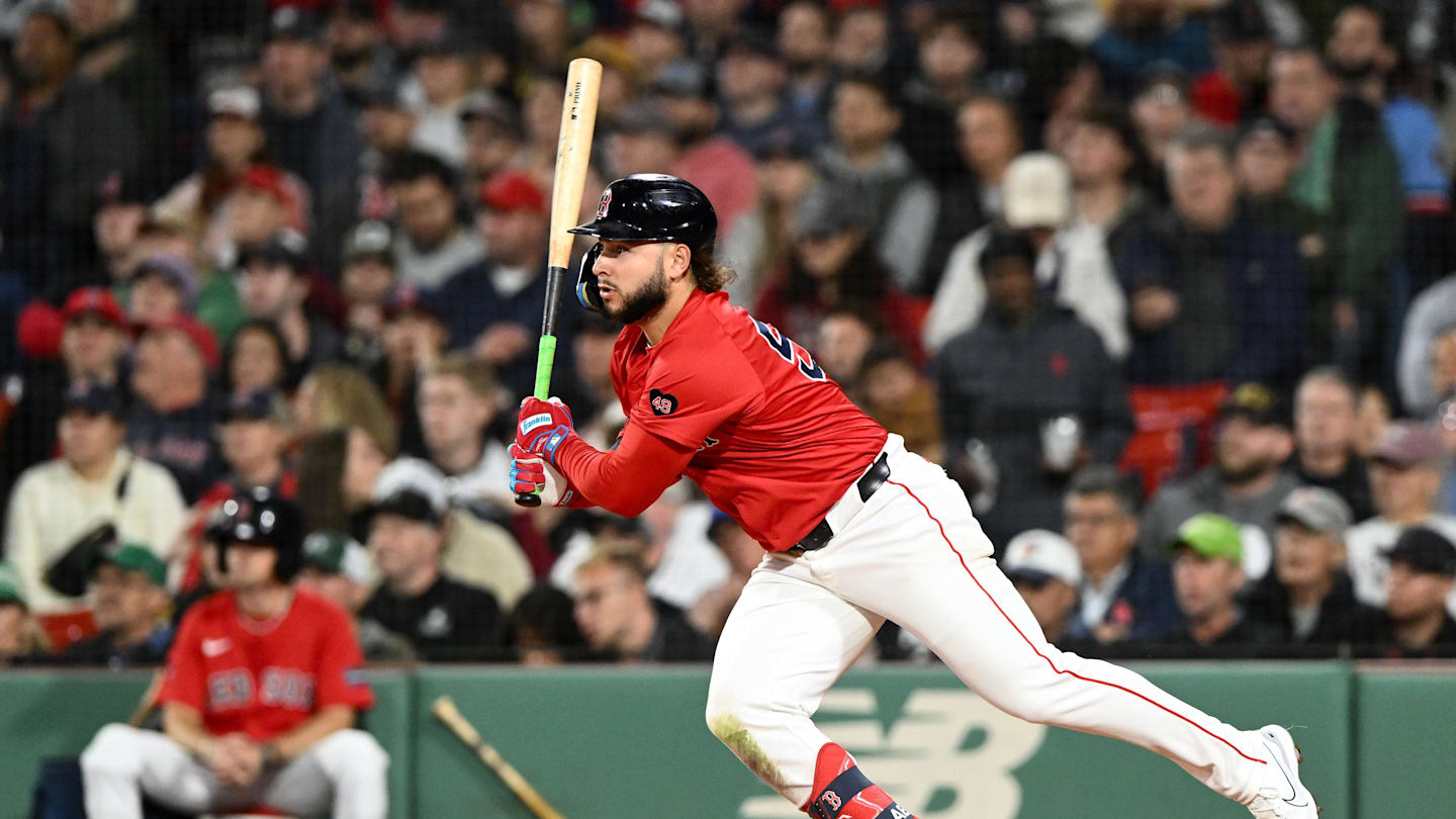 MLB Insider Connects Great Rookie Wilyer Abreu to Seattle Mariners as
