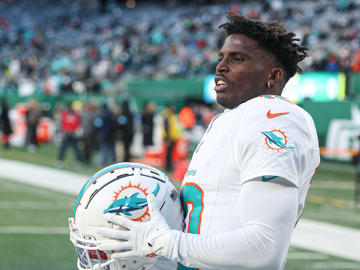 Tyreek Hill Makes Eye-Opening Comments About Dolphins Future After Missing  Playoffs