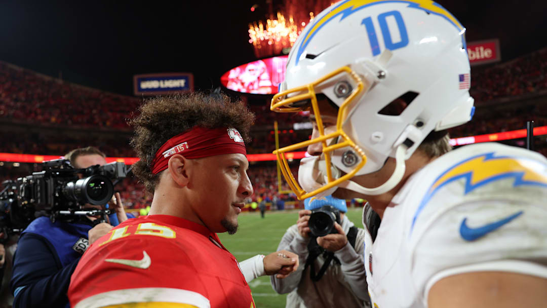 Los Angeles Chargers v Kansas City Chiefs