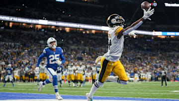 A pass intended for Pittsburgh Steelers wide receiver George Pickens (14) goes incomplete in the end