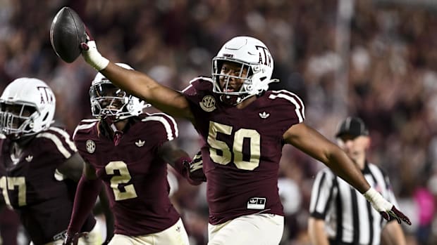 Texas A&M Aggies defensive end Dayon Hayes