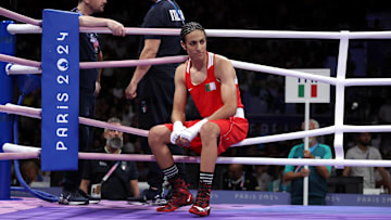 Imane Khelif peleó contra la italiana Ángela Carin, quien abandonó tras un golpe de su rival 