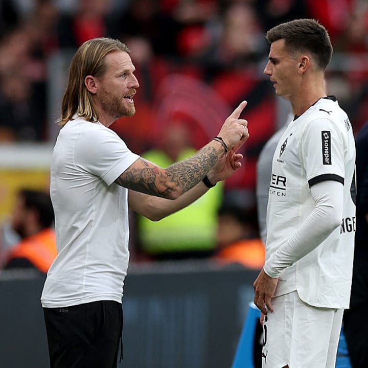 Will Gladbach neues Leben einhauchen und der Eintracht das Leben schwer machen: Eugen Polanski (l.)