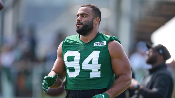 Jul 27, 2024; Florham Park, NJ, USA; New York Jets defensive end Solomon Thomas (94) warms up during training camp at Atlantic Health Jets Training Center. Mandatory Credit: Vincent Carchietta-USA TODAY Sports