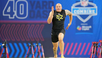 Feb 27, 2025; Indianapolis, IN, USA; Arkansas defensive lineman Landon Jackson (DL52) participates in drills during the 2025 NFL Combine at Lucas Oil Stadium. Mandatory Credit: Kirby Lee-Imagn Images