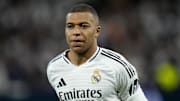 Mbappé enfrenta problema no tornozelo, mas deve jogar o El Clásico