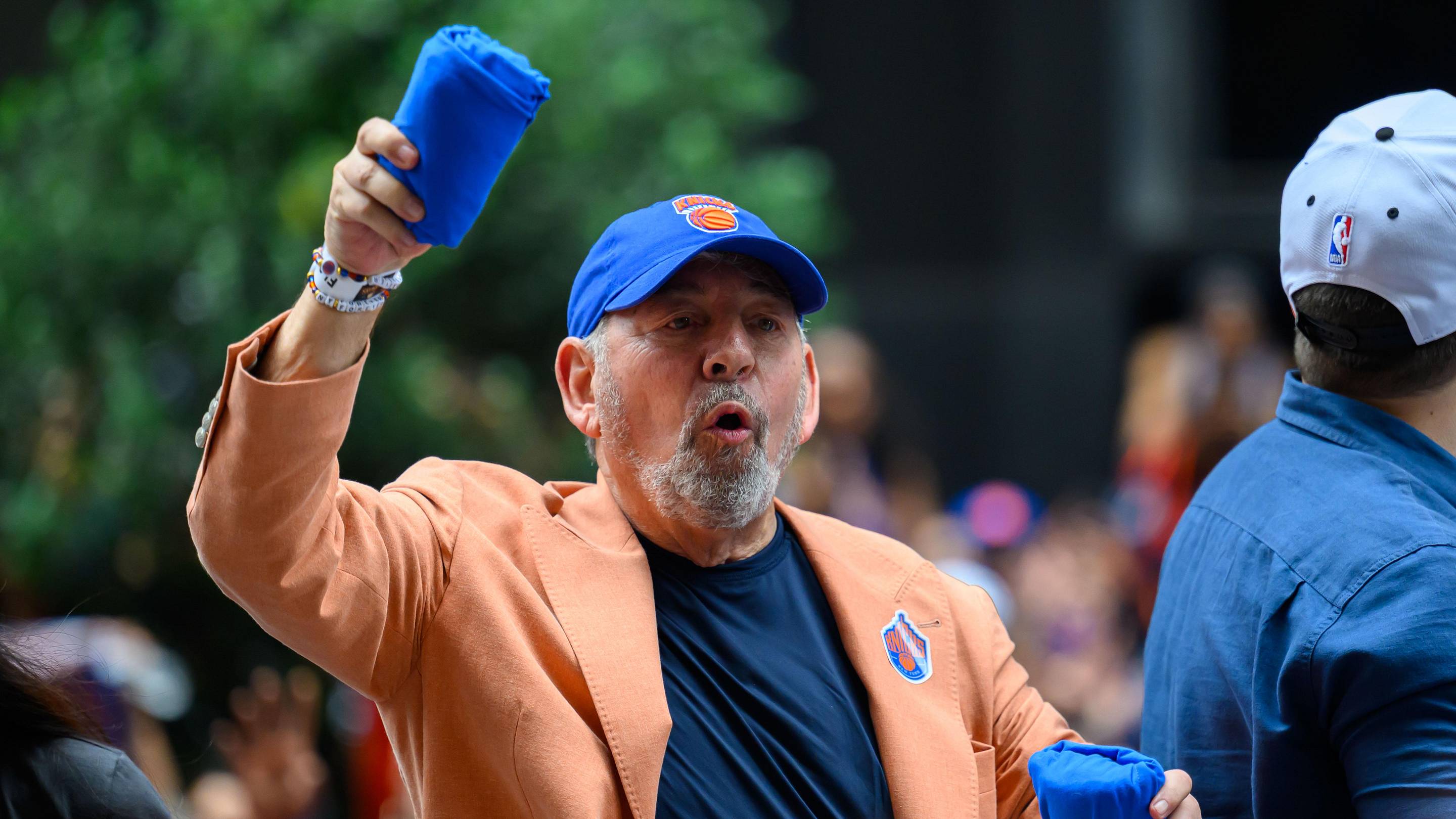 Knicks front office is celebrating their title by battling with James Dolan