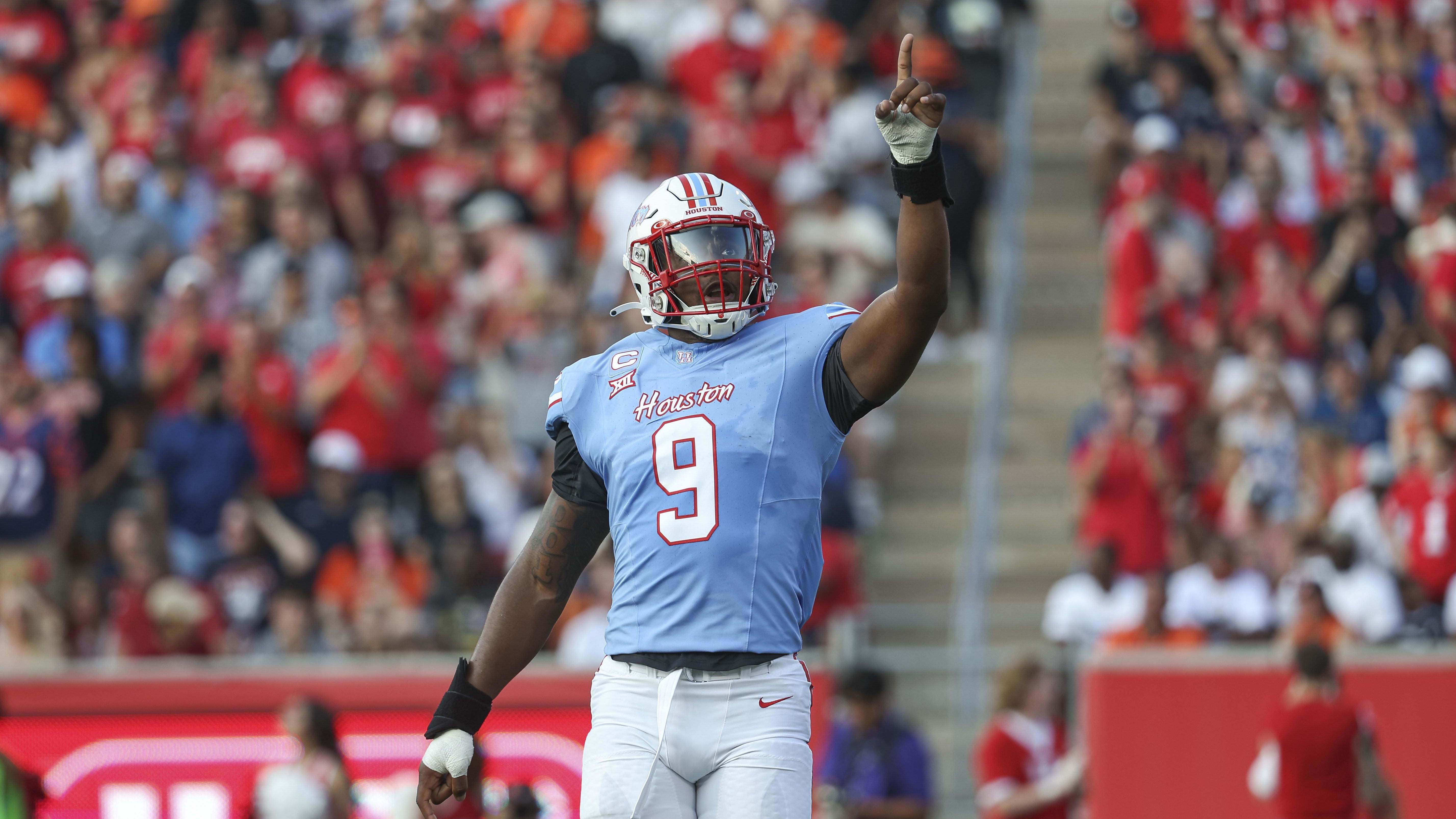  Utah Utes safety Sione Vaki (28).