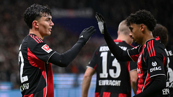 Zwei SGE-Jungstars unter sich: Can Uzun (l.) und Nathaniel Brown (r.)