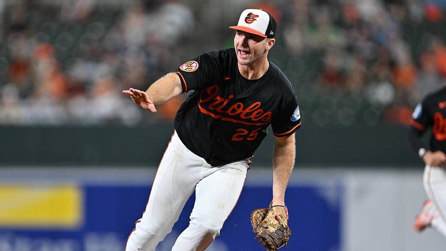 Baltimore Orioles infielder Pete Alonso (25) tells his pitcher to stay back