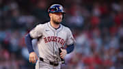 Alex Bregman sigue disponible en la agencia libre