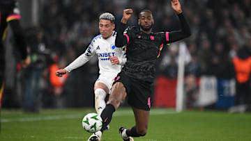 Chelsea venceu o Copenhague por 2 a 1 no jogo de ida