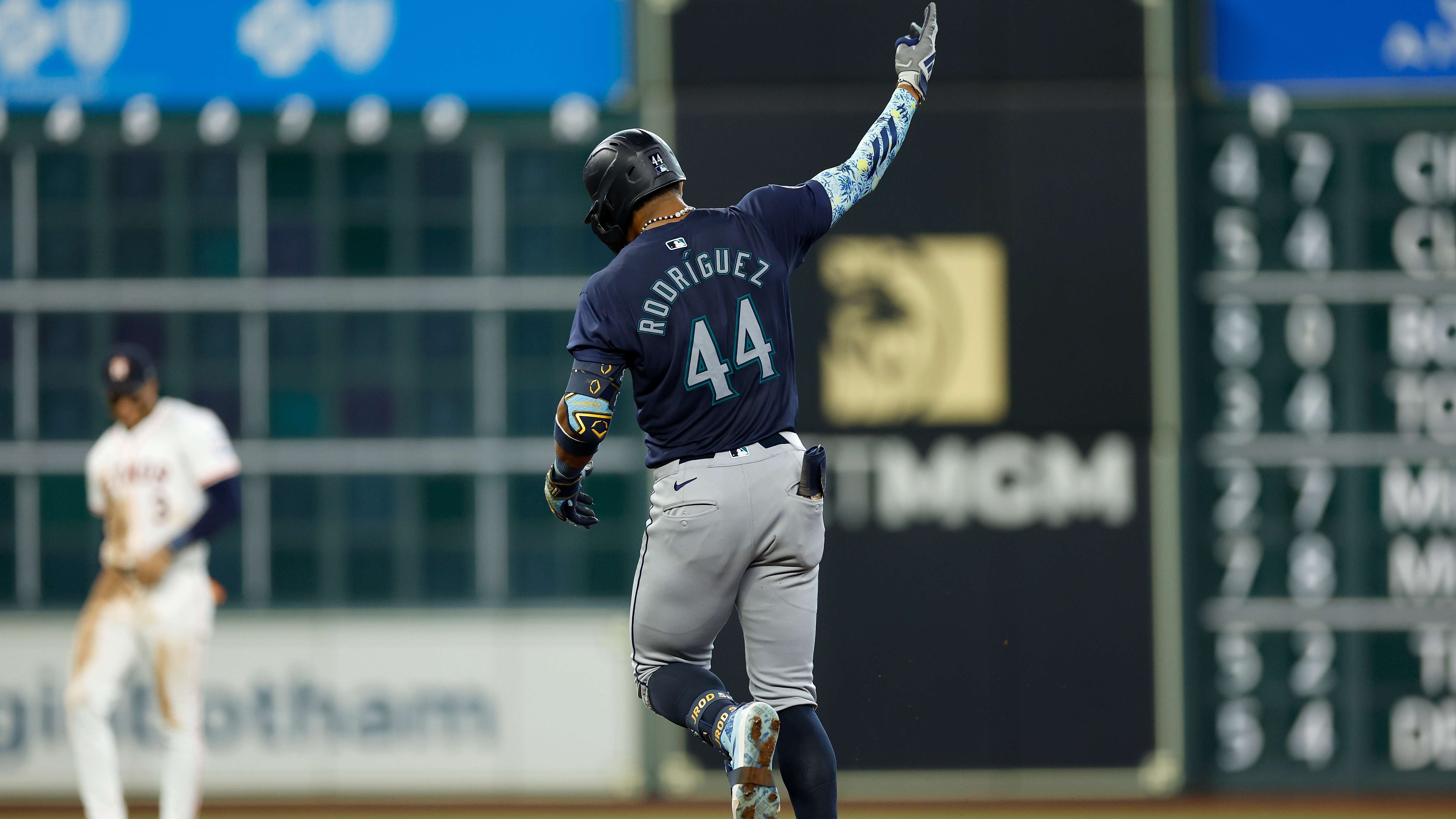 Mariners' Goldsmith Throws Shade at Neris After Rodriguez HR vs. Astros
