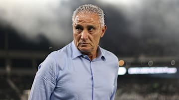 Tite vira "alvo" da torcida do Flamengo após goleada do Botafogo