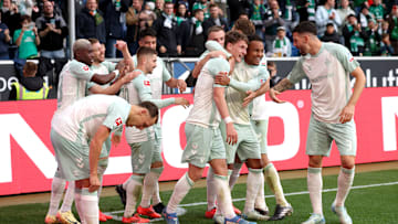 Werder feiert Dreierpacker Jens Stage