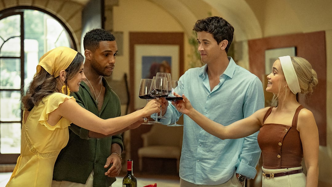 People We Meet on Vacation. (L-R) Emily Bader as Poppy, Lucien Laviscount as Trey, Tom Blyth as Alex, and Sarah Catherine Hook as Sarah in People We Meet on Vacation