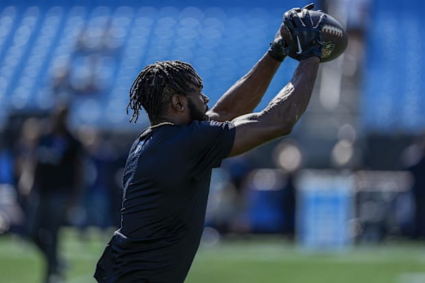 Wide receiver Jonathan Mingo during pregame warm-ups