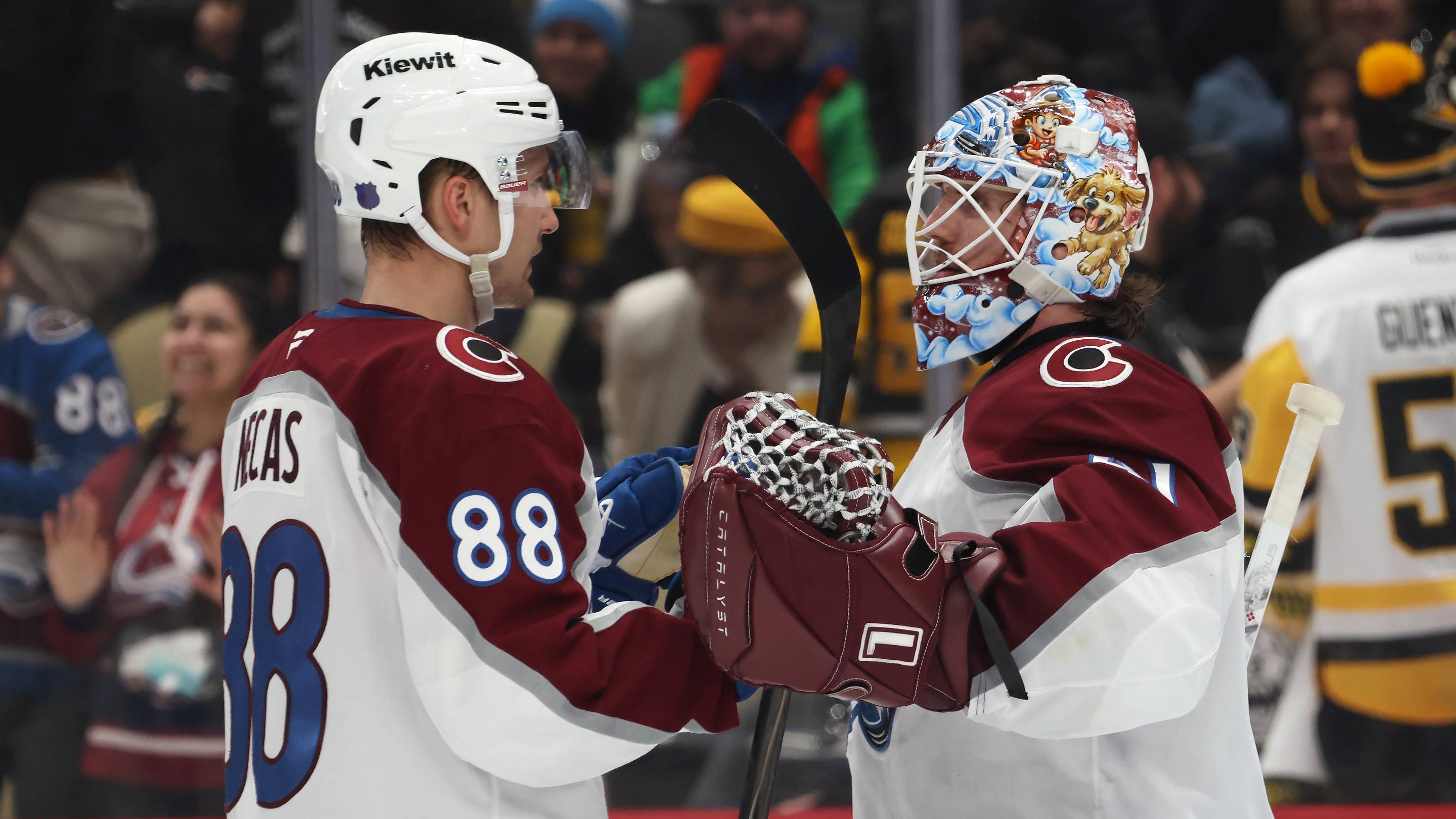 Avalanche have big opportunity vs spotty Penguins