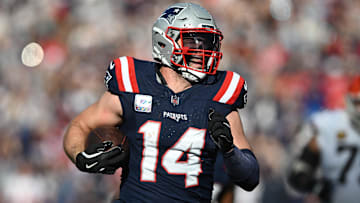 New England Patriots - Linebacker Robert Spillane
