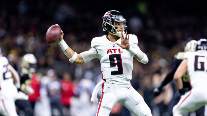 Jan 7, 2024; New Orleans, Louisiana, USA;  Atlanta Falcons quarterback Desmond Ridder (9) passes against the New Orleans Saints during the first half at Caesars Superdome. Mandatory Credit: Stephen Lew-USA TODAY Sports