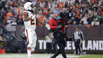 Dec 28, 2023; Cleveland, Ohio, USA; Cleveland Browns running back Kareem Hunt (27) celebrates