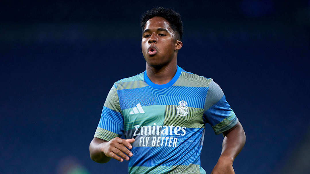 Endrick, à l'échauffement lors de Real Madrid - Villarreal.