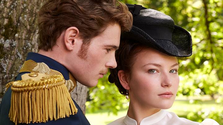 Devrim Lingau as Elisabeth and Philip Froissant as Emperor Franz Joseph in Netflix's The Empress