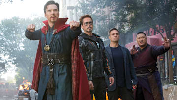 Marvel Studios' AVENGERS: INFINITY WAR

L to R: Doctor Strange/Stephen Strange (Benedict Cumberbatch), Iron Man/Tony Stark (Robert Downey Jr.), Bruce Banner/Hulk (Mark Ruffalo) and Wong (Benedict Wong)

Photo: Chuck Zlotnick

©Marvel Studios 2018