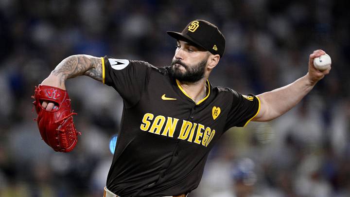 Division Series - San Diego Padres v Los Angeles Dodgers - Game 2