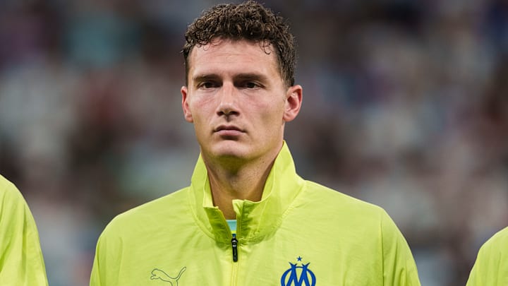 Benjamin Pavard débute la rencontre face à Metz. Benjamin Pavard débute la rencontre face à Metz.