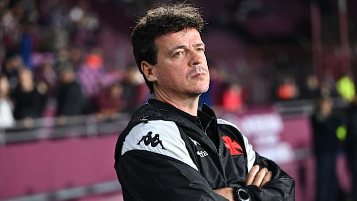 Fernando Diniz estreia com derrota no Vasco Fernando Diniz estreia com derrota no Vasco