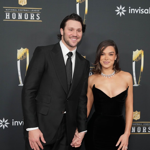 Josh Allen and Hailee Steinfel