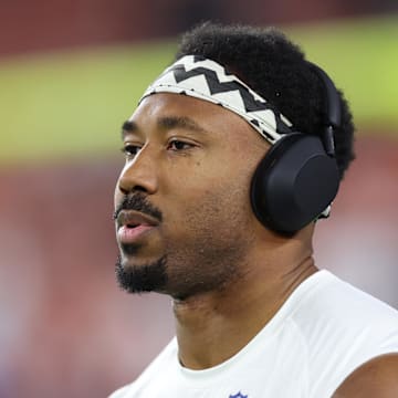 Myles Garrett warms up before the game against the New York Jets at Cleveland Browns Stadium.