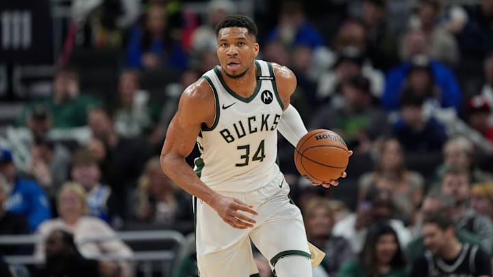 Atlanta Hawks v Milwaukee Bucks