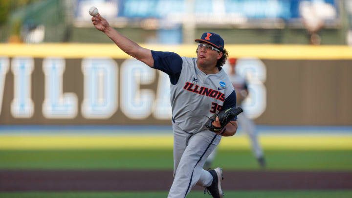 May 31, 2024; Lexington, KY, USA;  Illinois Fighting Illini pitcher Jack Crowder (39) throws a pitch during the third inning against the Indiana State Sycamores at Kentucky Proud Park. Mandatory Credit: Jordan Prather-USA TODAY Sports