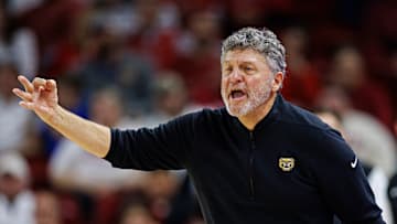 Oakland v Arkansas