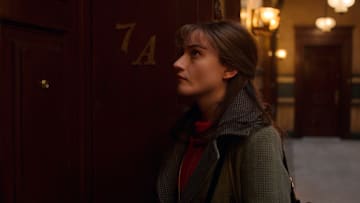 Julia Garner as Terry Gionoffrio in Apartment 7A, streaming on Paramount+ 2024. Photo Credit: Gareth Gatrell/Paramount+.